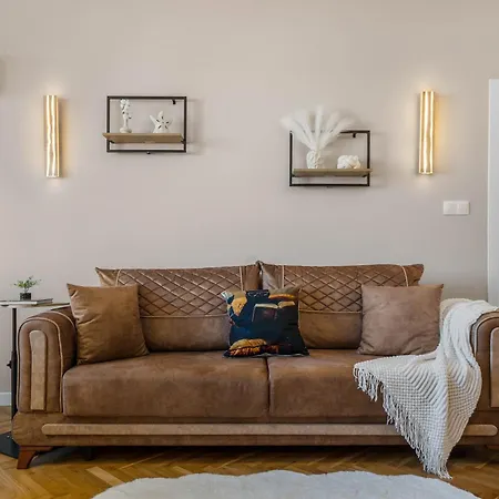 アパート Kapana - A 106m2 Flat Right On The Pedestrian Street プロヴディフ