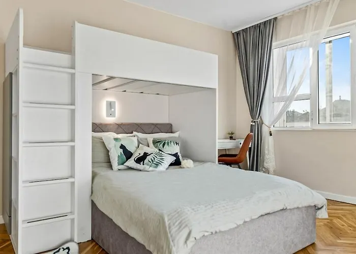 Kapana - A 106m2 Flat Right On The Pedestrian Street Apartment *